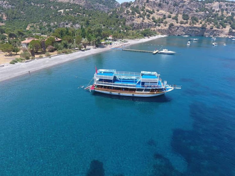 Marmaris: Boat Trip w/Lunch, Transfer & Unlimited Drinks - Lunch onboard BBQ: included, filling, and easy