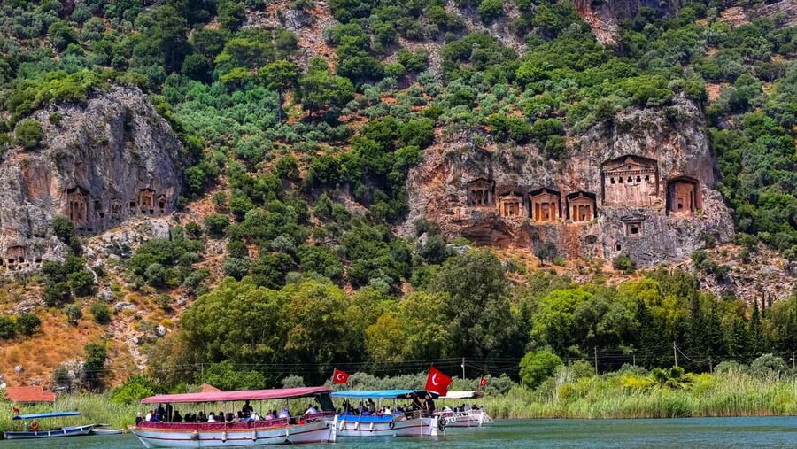 Marmaris: Dalyan Cruise, Turtle Beach & Mud Baths with Lunch - Getting there and the boat mood set early