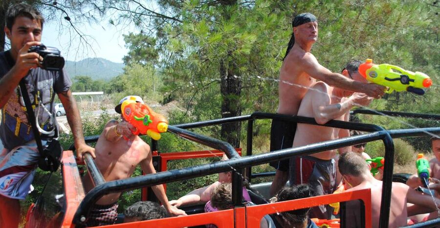 Marmaris Jeep Safari Water Fight, Colour and Foam Party - Hisarönü break time, dirt-to-water rituals, and the tree wish