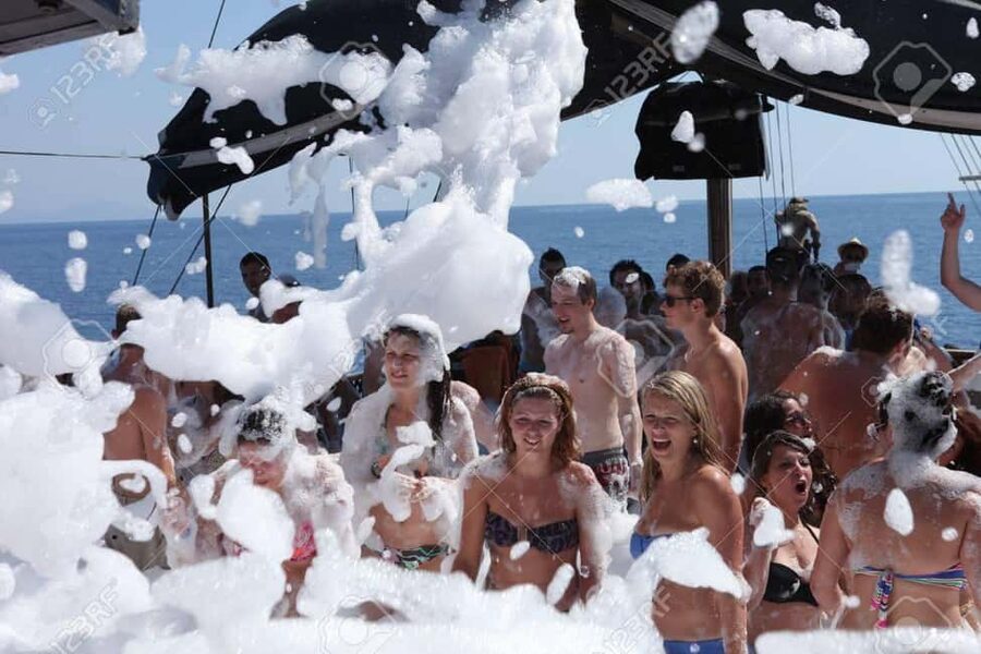 Marmaris Pirate Boat w/ Lunch, Unlimited Alcoholic Drinks - Lunch and Unlimited Drinks: Real Value, With One Big Fine Print