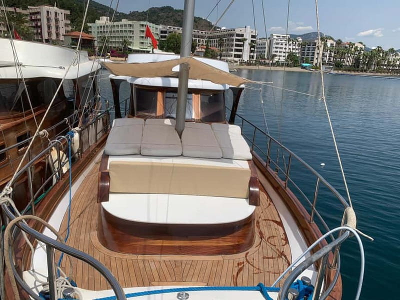 Marmaris: Private Boat Cruise w/ Lunch and Soft Drinks - BBQ lunch and soft drinks, plus the drink reality