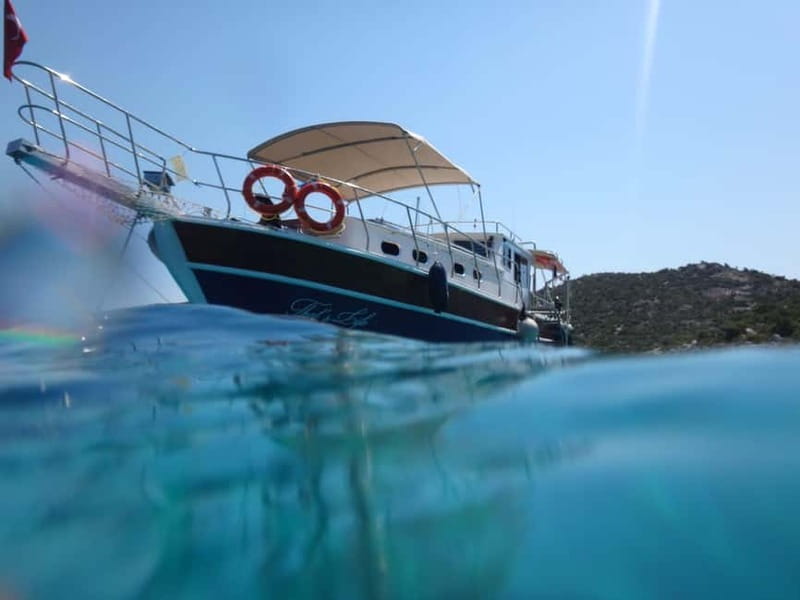 Marmaris: Private Boat Cruise w/ Lunch and Soft Drinks - Guide and communication: what to expect with Turkish and English