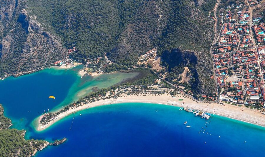 Ölüdeniz: Butterfly Valley Boat Trip with Buffet Lunch - Food onboard: why the buffet layout is good for a sea day