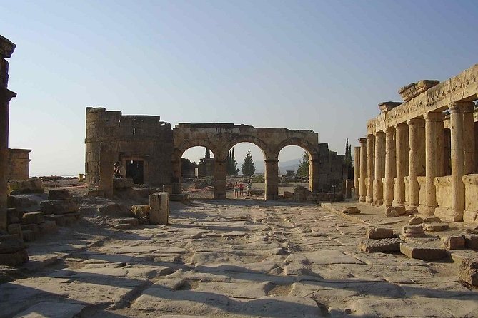 Pamukkale Hierapolis Cleopatra pool Daily Private Tours - What you actually see: Pamukkale terraces, Hierapolis, and Salda Lake