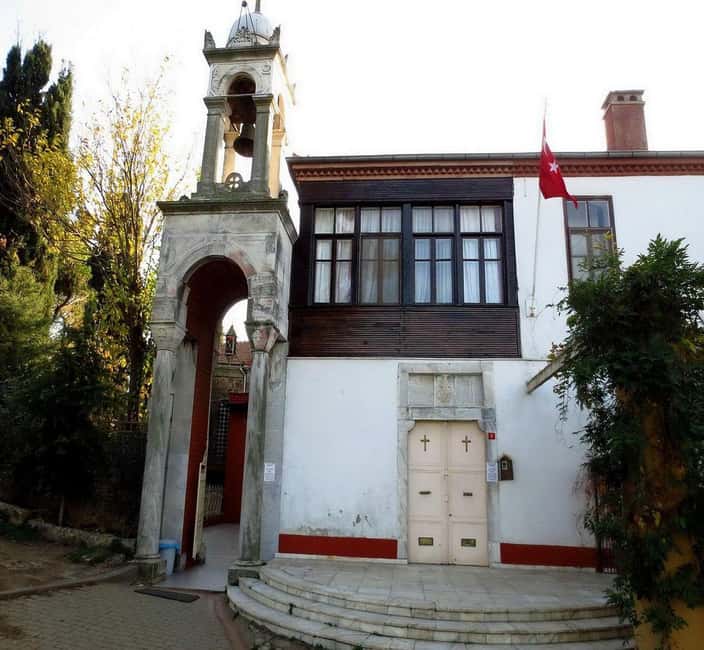 Princes Island Full Day Tour - Heybeli or Kınalı & Büyükada - Lunch Break: Summer on the Boat, Winter on the Island Restaurant