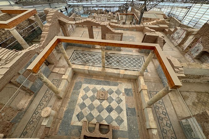 PRIVATE EPHESUS TOUR FOR CRUISERS: On-time Return and Skip-Line - Kusadasi drive-bys, Pigeon Island, and the town panorama
