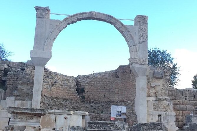 Private Tour from Izmir to Ephesus, Artemission, Virgin Mary House incl. Lunch - Traditional Turkish lunch: included food that keeps the day comfortable
