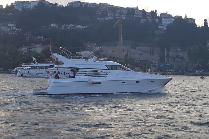 Private Yacht Voyage : Music, Wine & Snacks for Groups - Snacks, coffee, tea, and a calm onboard vibe for groups