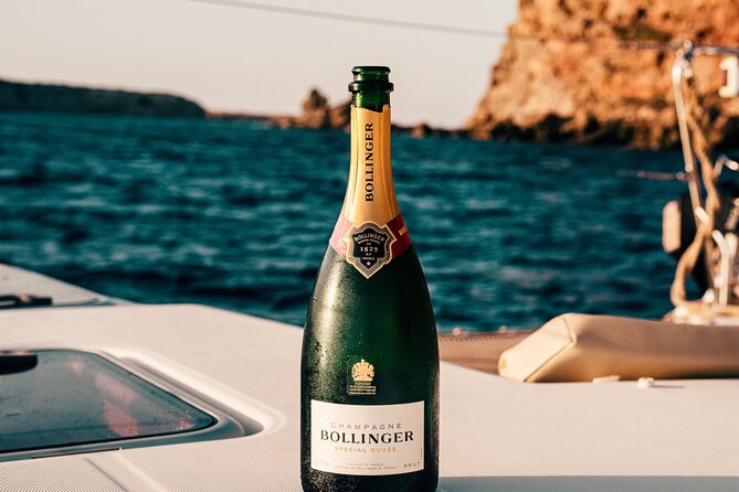 Private Yacht Voyage : Music, Wine & Snacks for Groups - Small watch-outs before you step on board