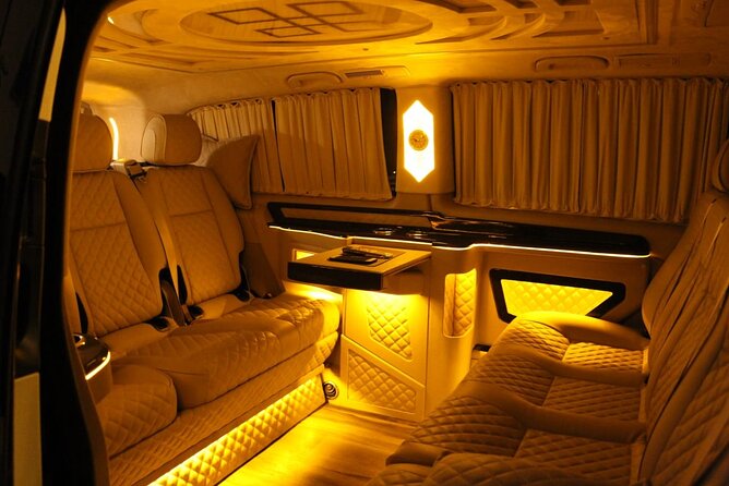 Professional Airport Transfer Services in All Turkey - The Ride Into Istanbul: Comfort, Cargo Space, and Driver Help