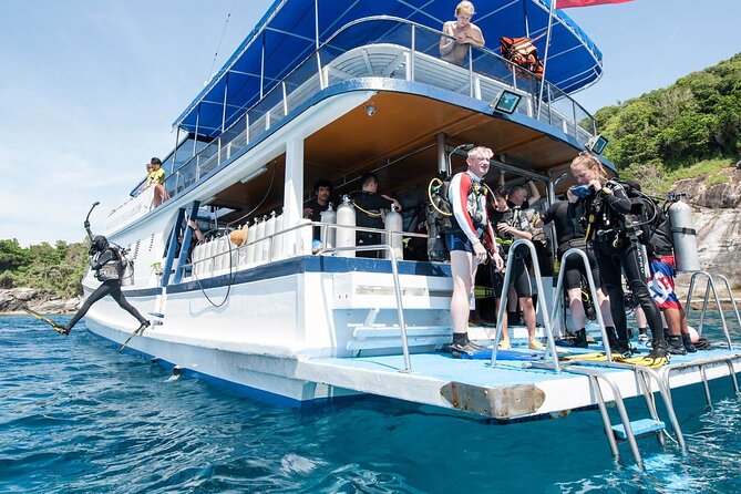 Scuba Diving in Antalya from Antalya & Kemer - Boat crowding and waiting time: how to handle a packed day smoothly