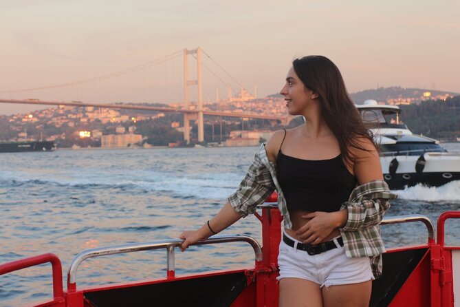 Short Bosphorus Cruise Tour With Hotel Pickup And Audio Guide - The Audio Guide in English: Best Places to Hear the Narration