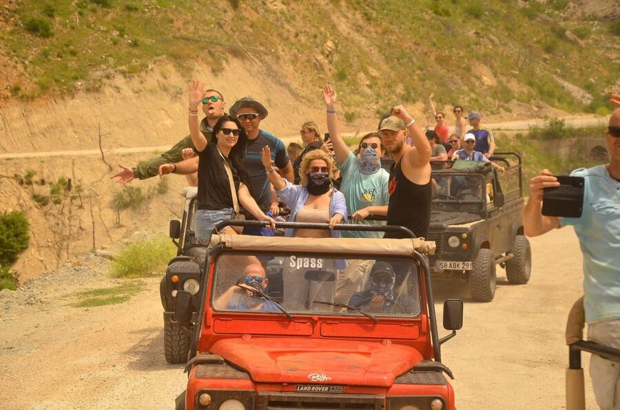 Side: Green Canyon and Waterfall Jeep Safari with Lunch - Manavgat Waterfall: short stop, best used for photos and a reset