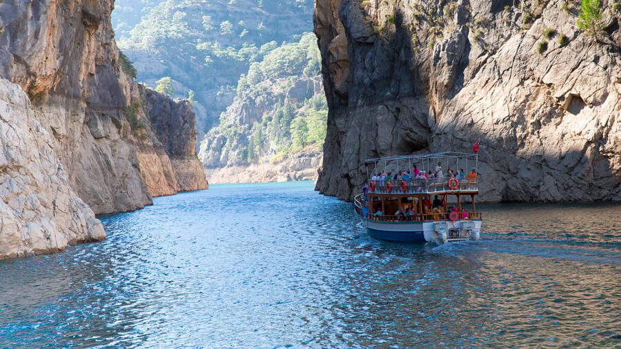 Side: Green Canyon Boat Trip & Bus Safari with Lunch - Side to the Taurus Mountains: the cabrio bus safari feel