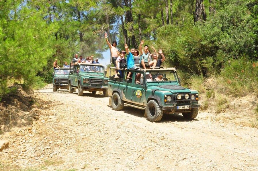 Side: Jeep Safari Adventure with Lunch at Green Lake - Who this jeep safari to Green Lake is for, and who should skip it