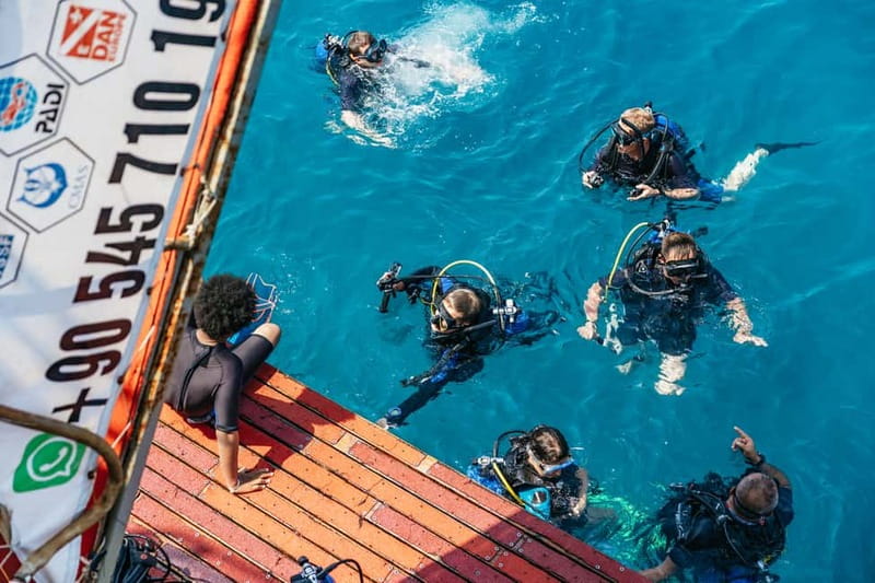 Side: Scuba Diving, Underwater Museum, 2 Dives incl. Lunch - Lunch on board: the calm part of the day you will actually look forward to