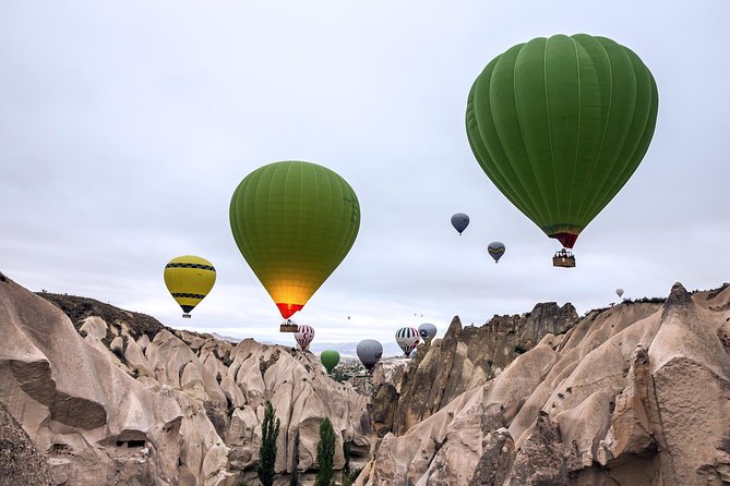 Sunrise Hot Air Balloon Flight Over Göreme & Fairy Chimneys - The early-morning schedule and what the 3-hour total really means