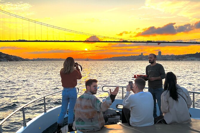 Sunset or Daytime Istanbul Guided Luxury Yacht Cruise with Snacks - Two hours on the Bosphorus: how the timing works for sunset photos