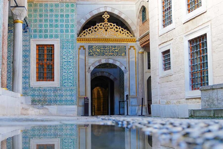 Topkapi Palace and Harem Skip-the-Line-Tickets & Audio Guide - The Harem Museum: Corridors, the Treasury Moment, and What to Expect