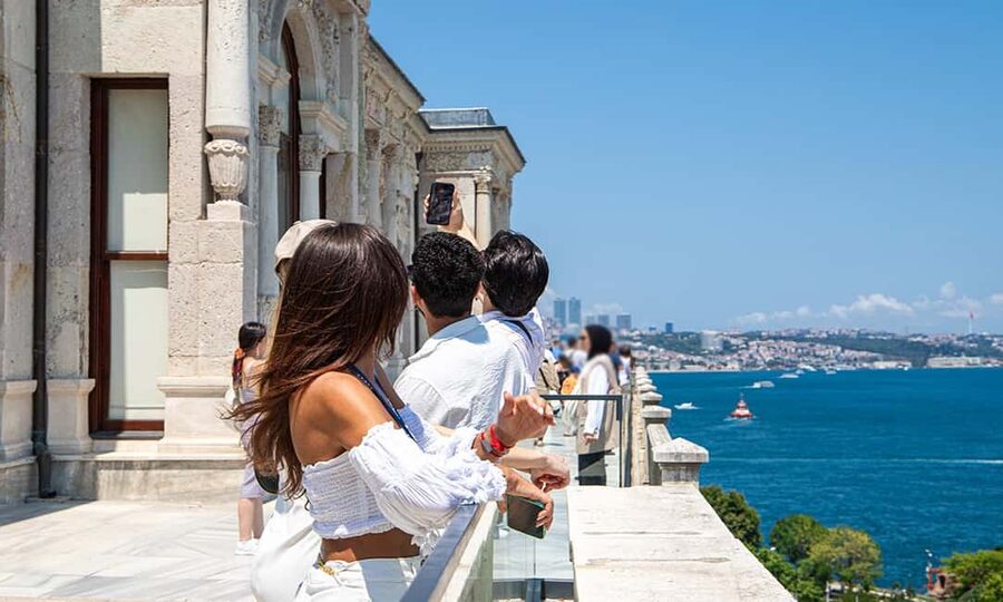 Topkapi Palace Express Tour with Harem Tickets - A Fast Way to Start at Topkapi Palace