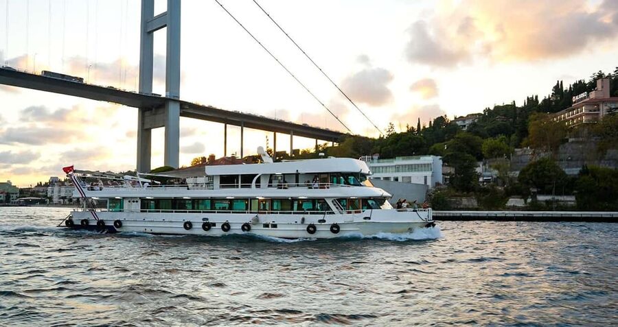 Topkapi Palace & Harem Tour + Bosphorus & Golden Horn Cruise - The 1-Hour Guided Highlights: How to Use It Without Wasting Your Energy